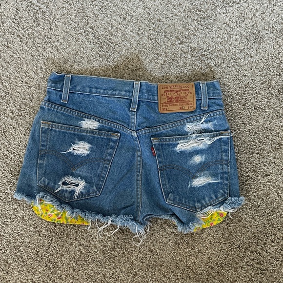 Vintage high waisted shorts with design pockets - Picture 2 of 2